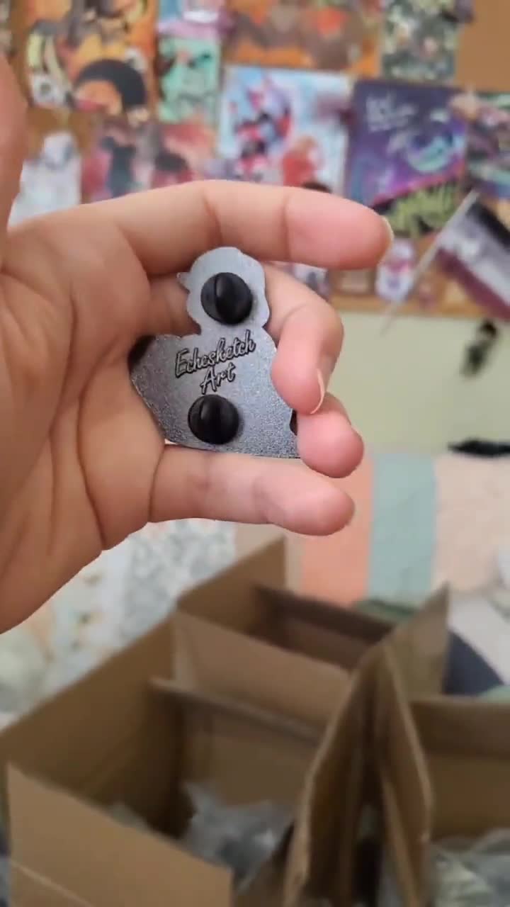 ハズビン ホテル プライド エナメル ピン - Etsy 日本