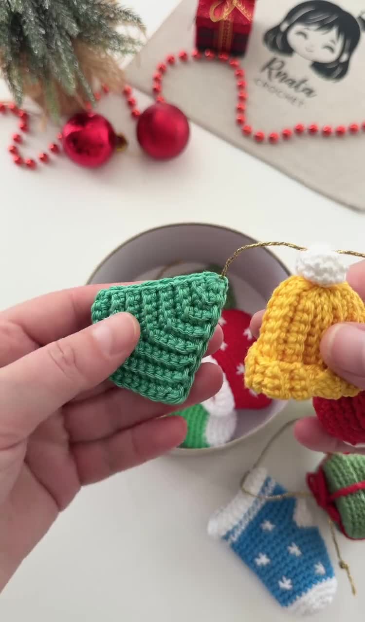 かぎ針編みのクリスマスガーランドオーナメントのパターン：ミニ（PDF