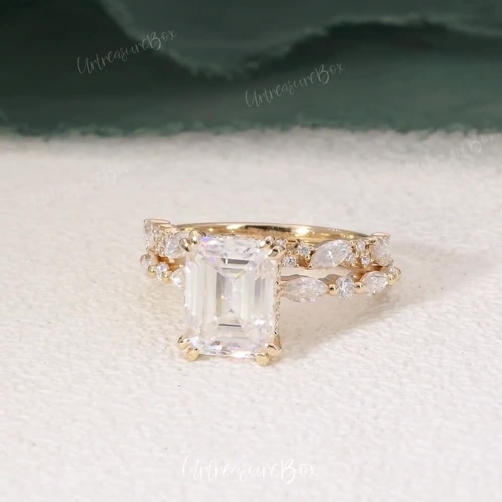 2.5CT Emerald Cut Moissanite Engagement Ring Set Yellow Gold