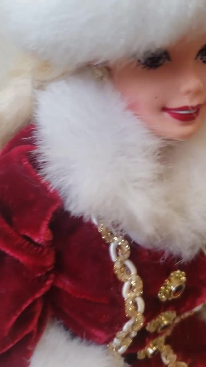 Mattel Barbie 1996 Happy Holiday Barbie With Red White Gold