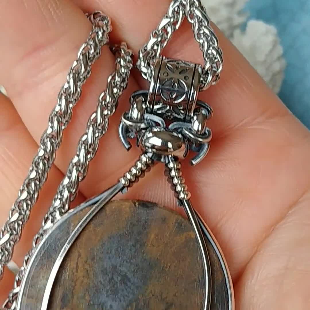 AMMENTY* Dendritic Agate Wire Wrapped Pendant Necklace, Wire