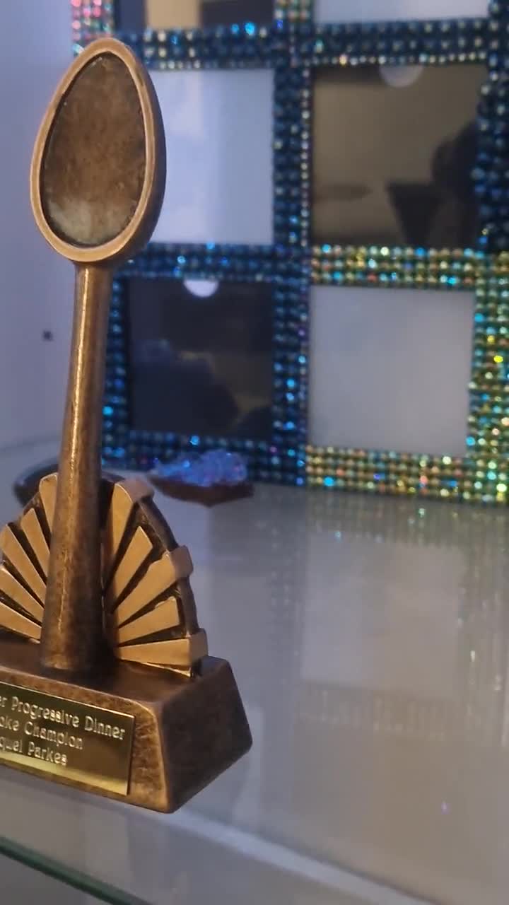 Trofeo Cucchiaio Di Legno Per Ultimo Classificato - Con Targhetta Personalizzabile Omaggio, 16 Cm - Foto 10