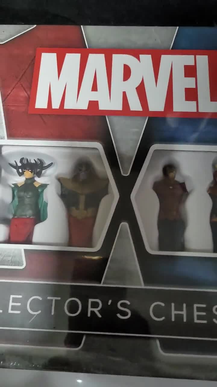 Marvel Collector's Chess Set Villains Vs Heroes RARE - Etsy