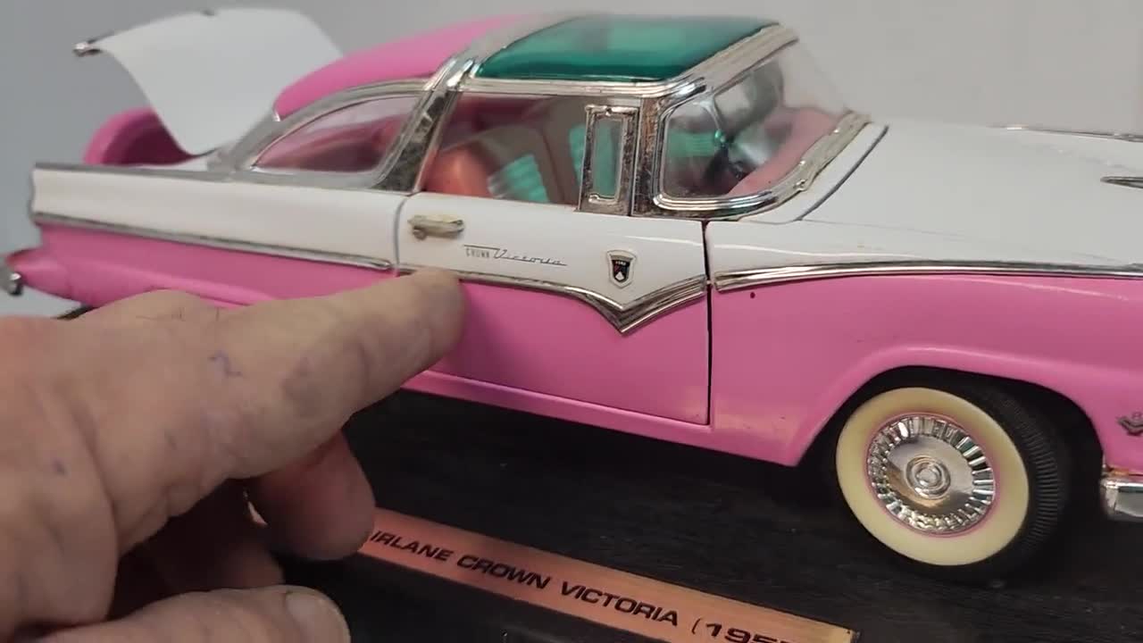 Road Legends, Replica Car, Ford Fairlane Crown Victoria