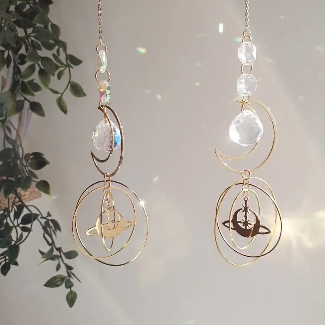 Suncatcher Cristal PERSEE II – Suspension Élément Céleste – Attrape-Soleil  Feng Shui Bohème – Décoration Maison Magique - Cadeau pour Elle