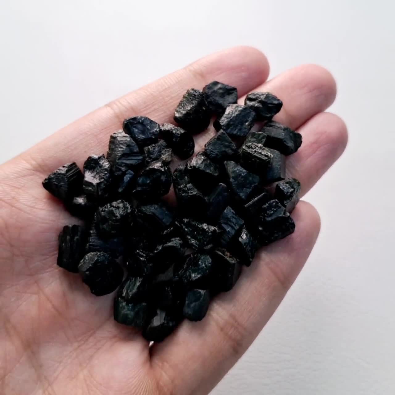 原石ブラックトルマリン：天然未処理結晶（8～10mm、25個パック