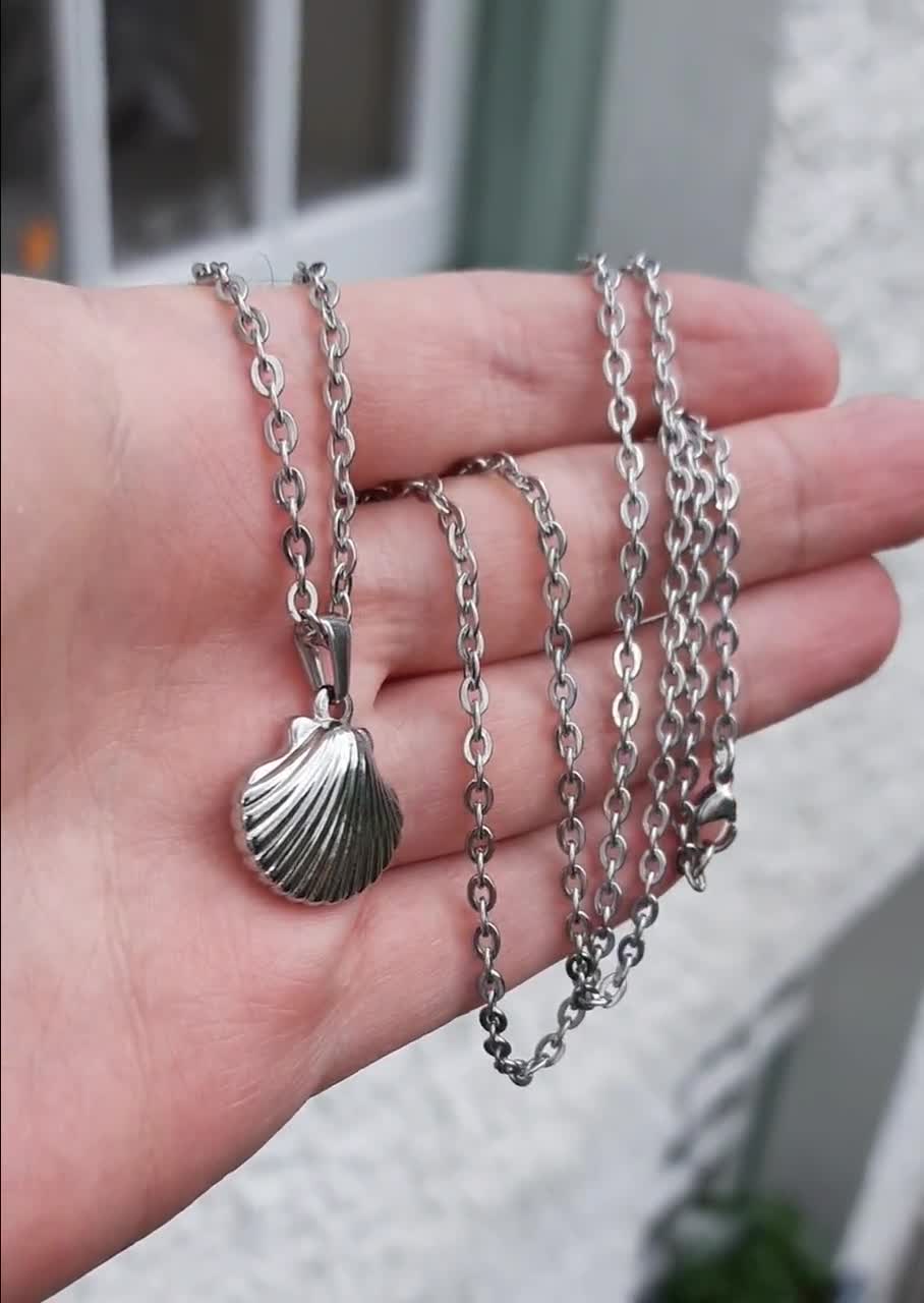 Shell Pendant Necklace Silver Clamshell Coquette Sealife