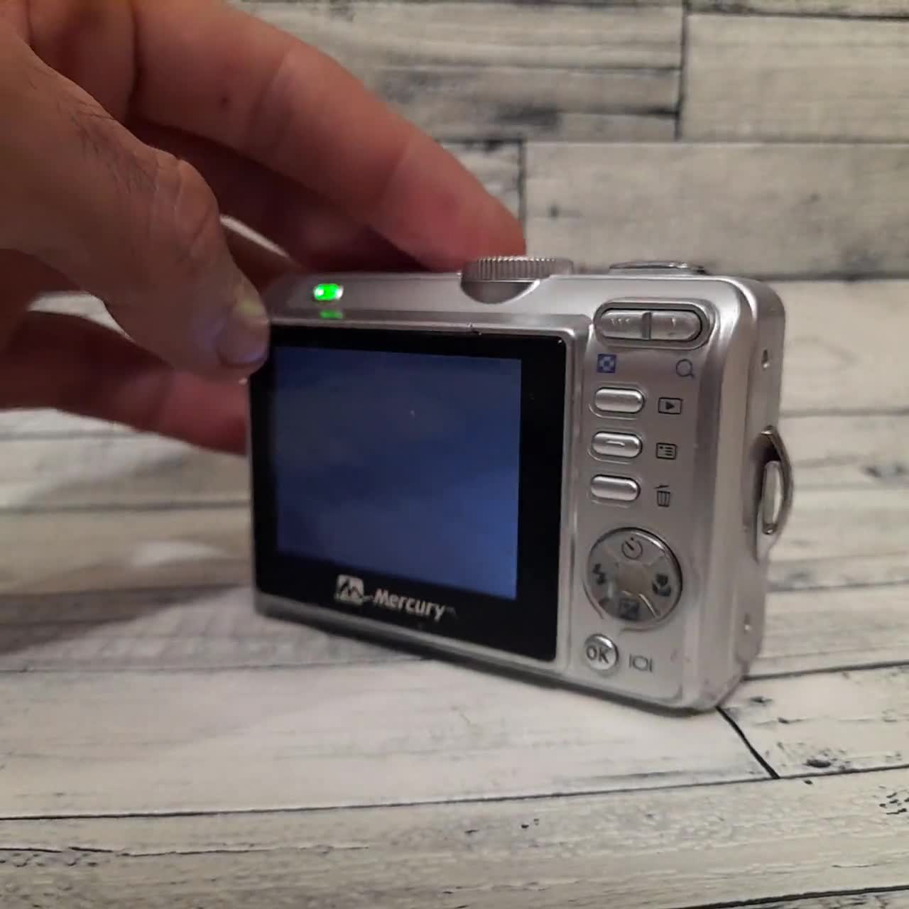 Mercury Cyberpix E-660P Digital Camera: 6MP Retro Point and Shoot