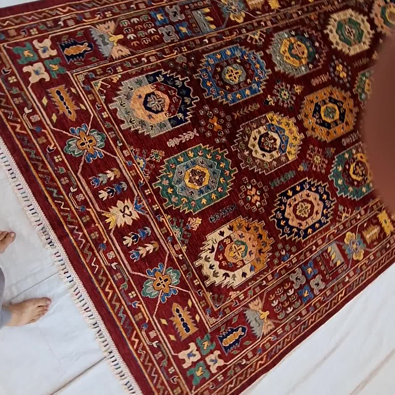 手作りのマルーンアフガンラグ：トルクメンウール、部族デザイン（7 x