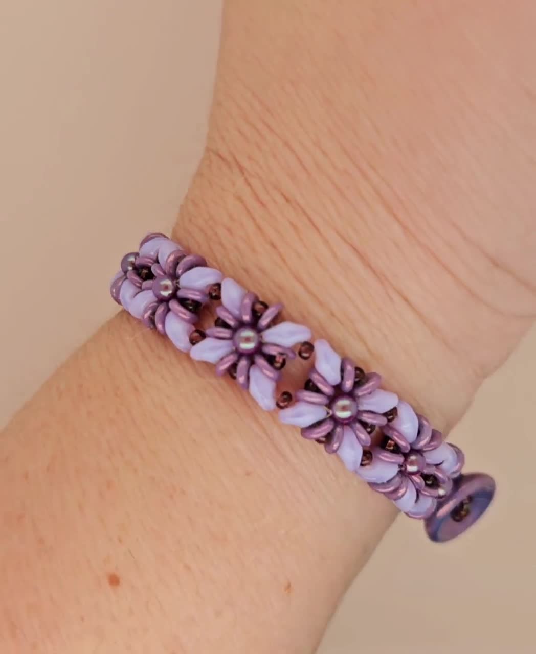 Glass Bead Spiral Bracelet: online 