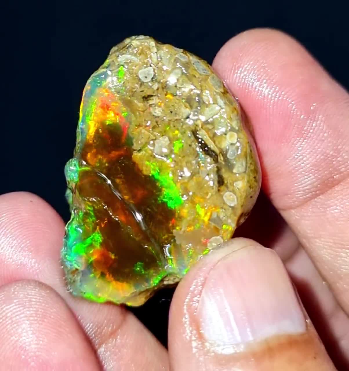 エチオピア産オパール原石：天然ウェロファイアオパール結晶（64