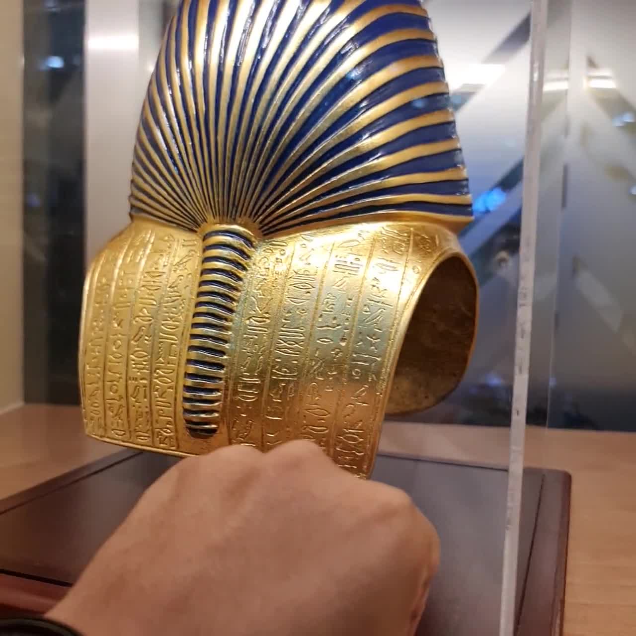 手作りのツタンカーメンマスクのレプリカ：金メッキのエジプト装飾