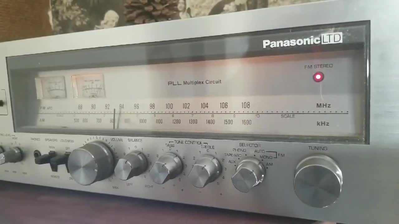 Panasonic SE-4608 Am/fm/cassette Compact Combo Stereo. Sold for
