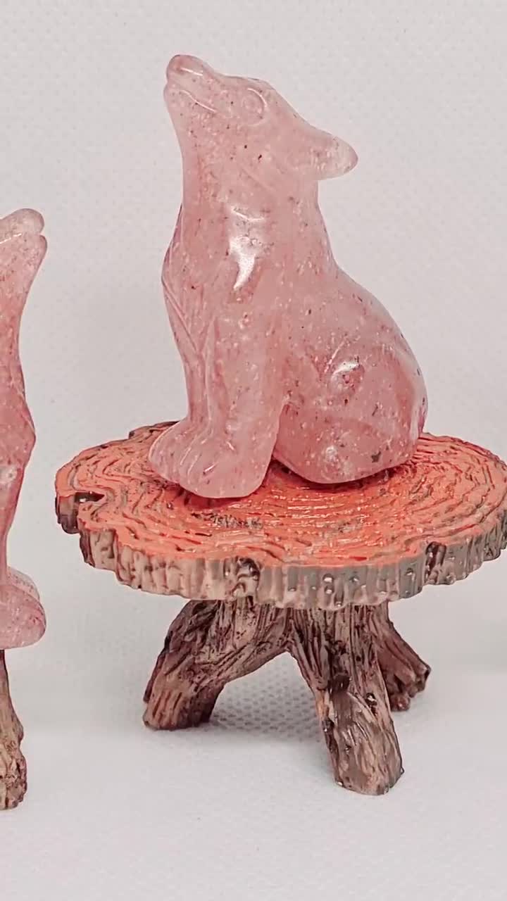 ストロベリークォーツウルフ 50 mm: 感情的な幸福と宇宙とのつながりを