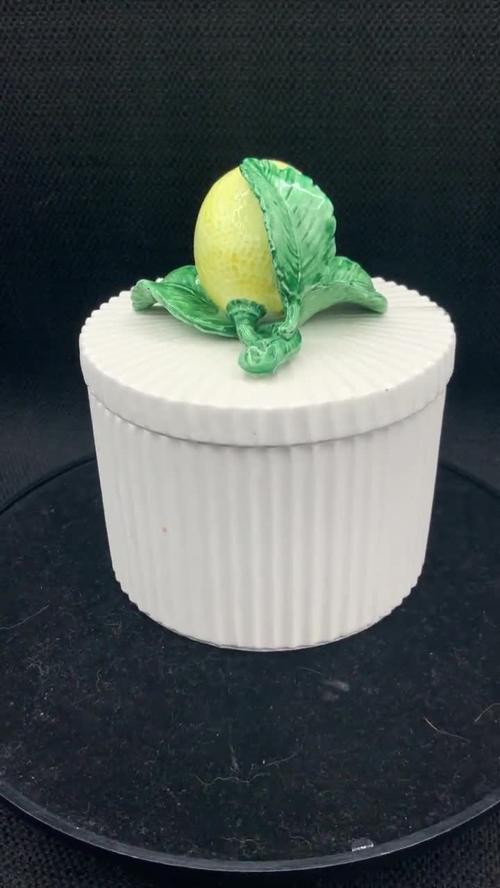 Fitz＆Floydヴィンテージレモントリンケットボックスとリブプレートセット Fitz & Floyd Vintage Lemon Trinket Box, Ceramic Keepsake Holder