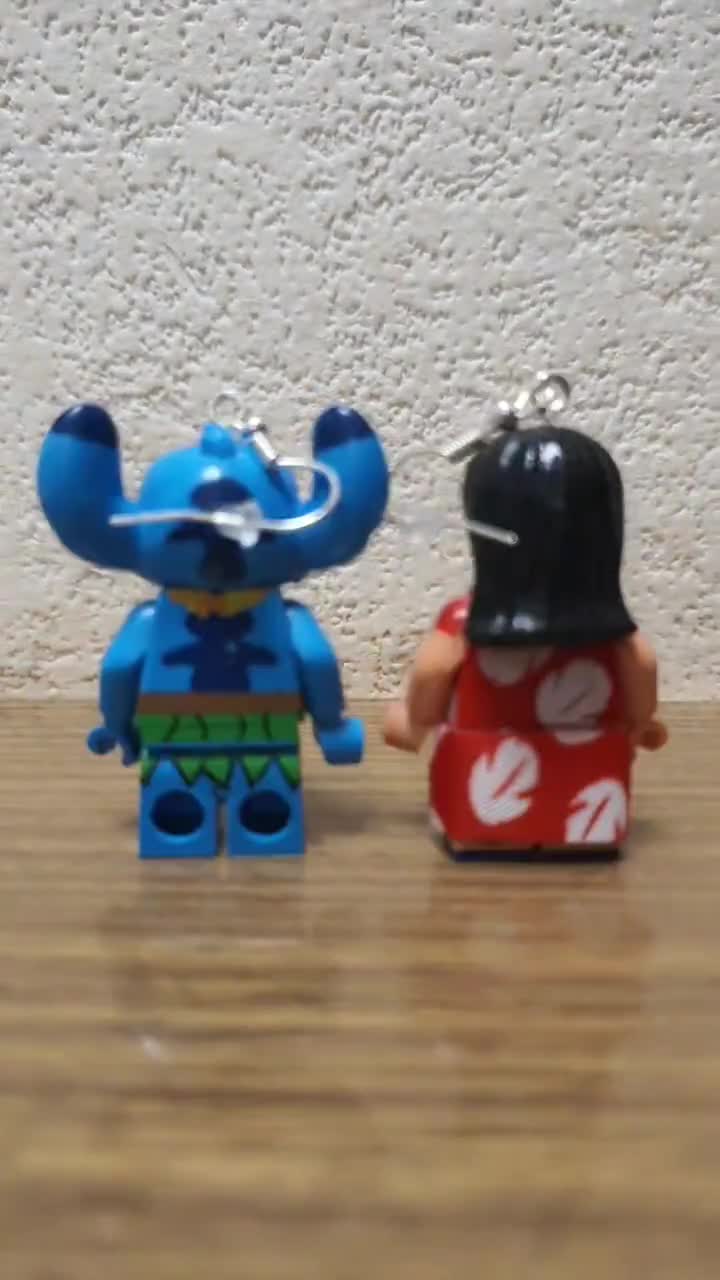 Kolczyki w kształcie minifigurki Lilo i Stich. video poster