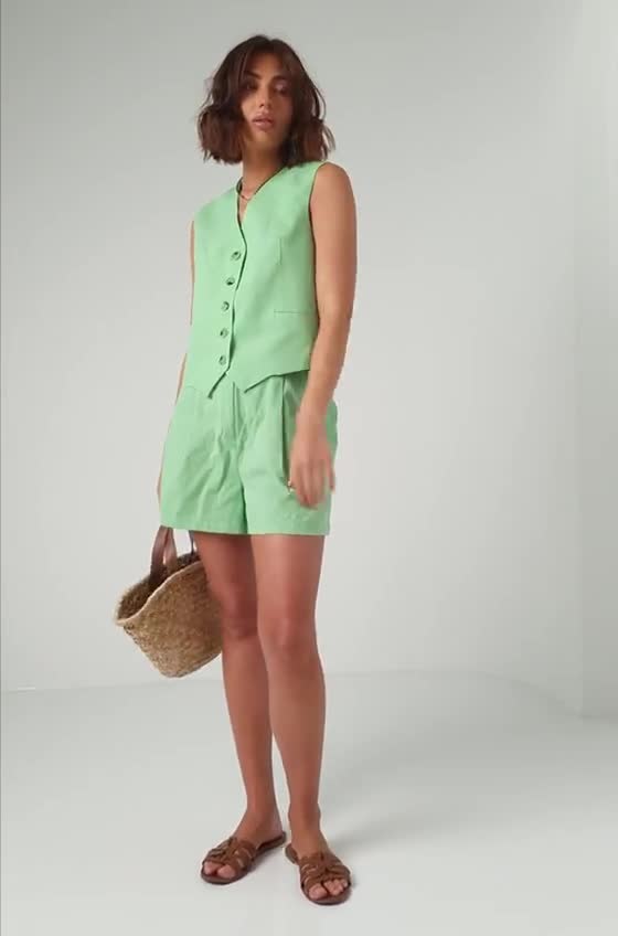 Green Linen Shorts Suit – Double-breasted Jacket With Wing Sleeves