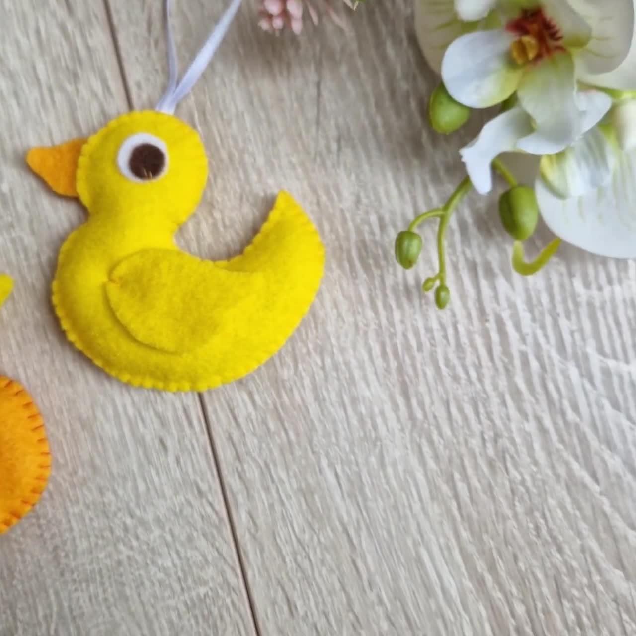 フェルト製のアヒルの飾り（手作り、春の室内装飾） - Etsy 日本