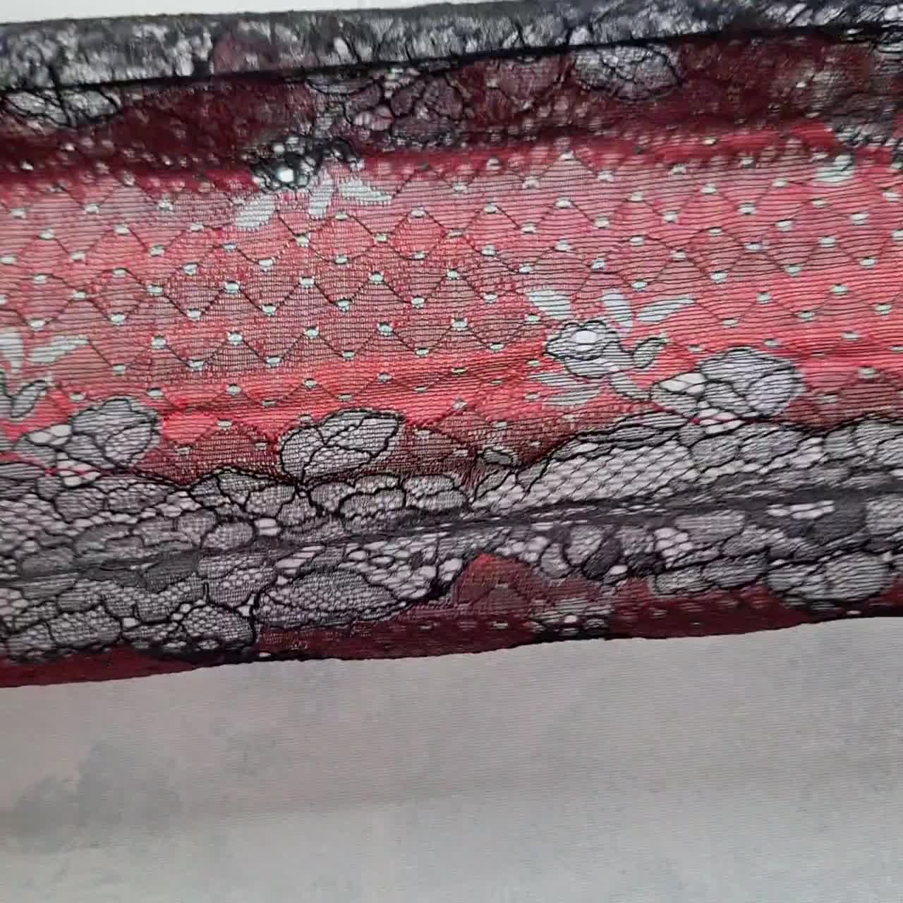 赤と黒のストレッチレース生地 - 花柄スカラップトリム - 幅23.5 cm