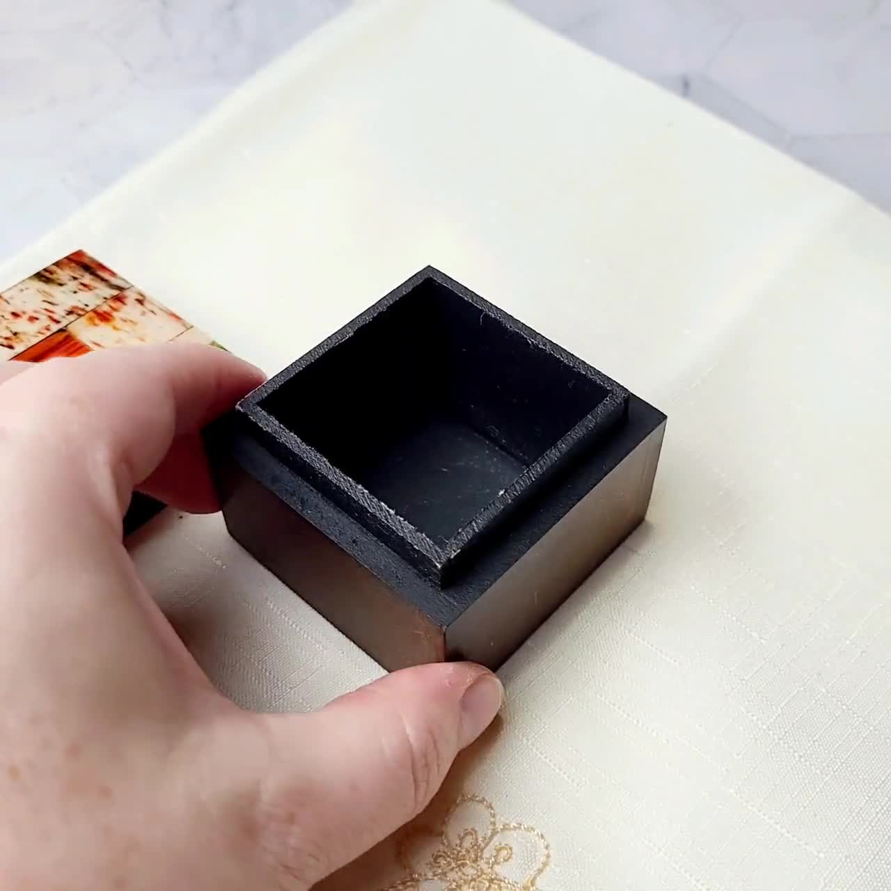 明るい色の象嵌貝が入った小さな木箱 - Etsy 日本