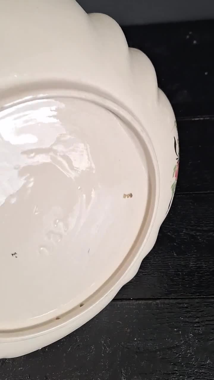 アンティークな大型マジョリカブラック装飾ボウル ベルギー製 手描き