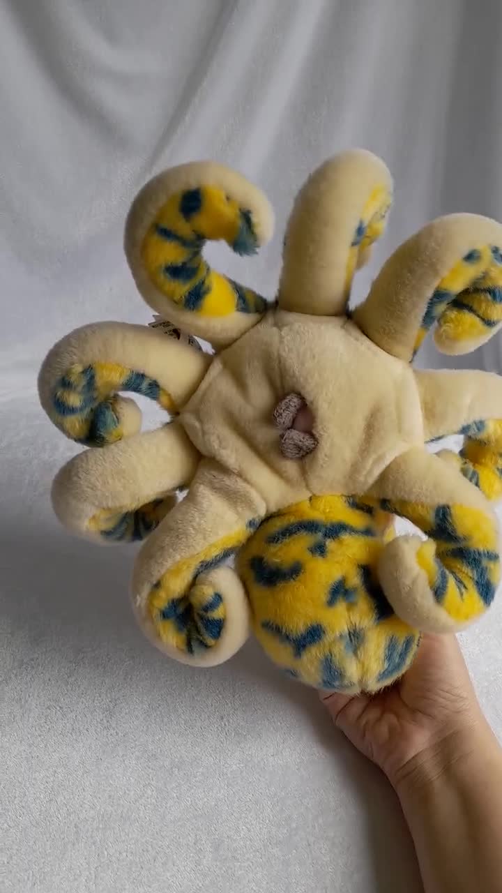 KMインターナショナル タコのぬいぐるみ 青 黄色 ソフト コレクタブル