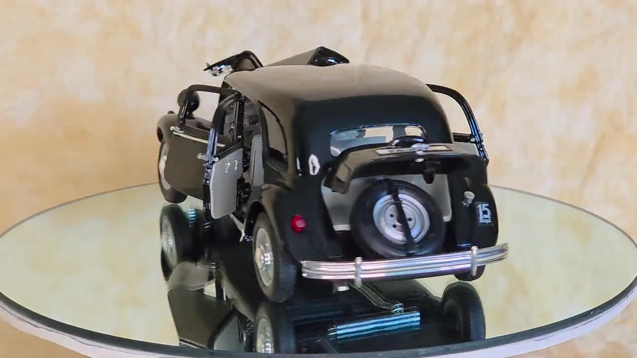 1952 Citroen Special Limited Edition 15CV 6 Cylinder 1/18 Scale