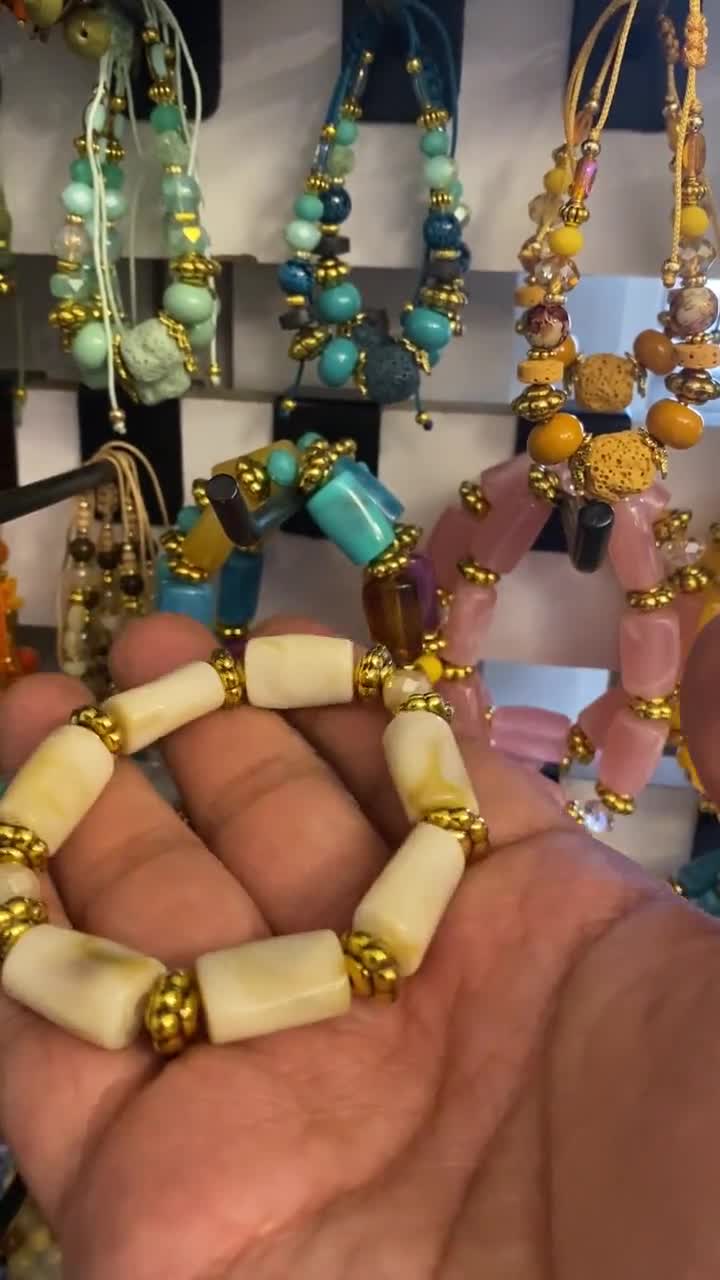 手作りボヘミアン風チャンキーアクリル伸縮性ビーズブレスレット