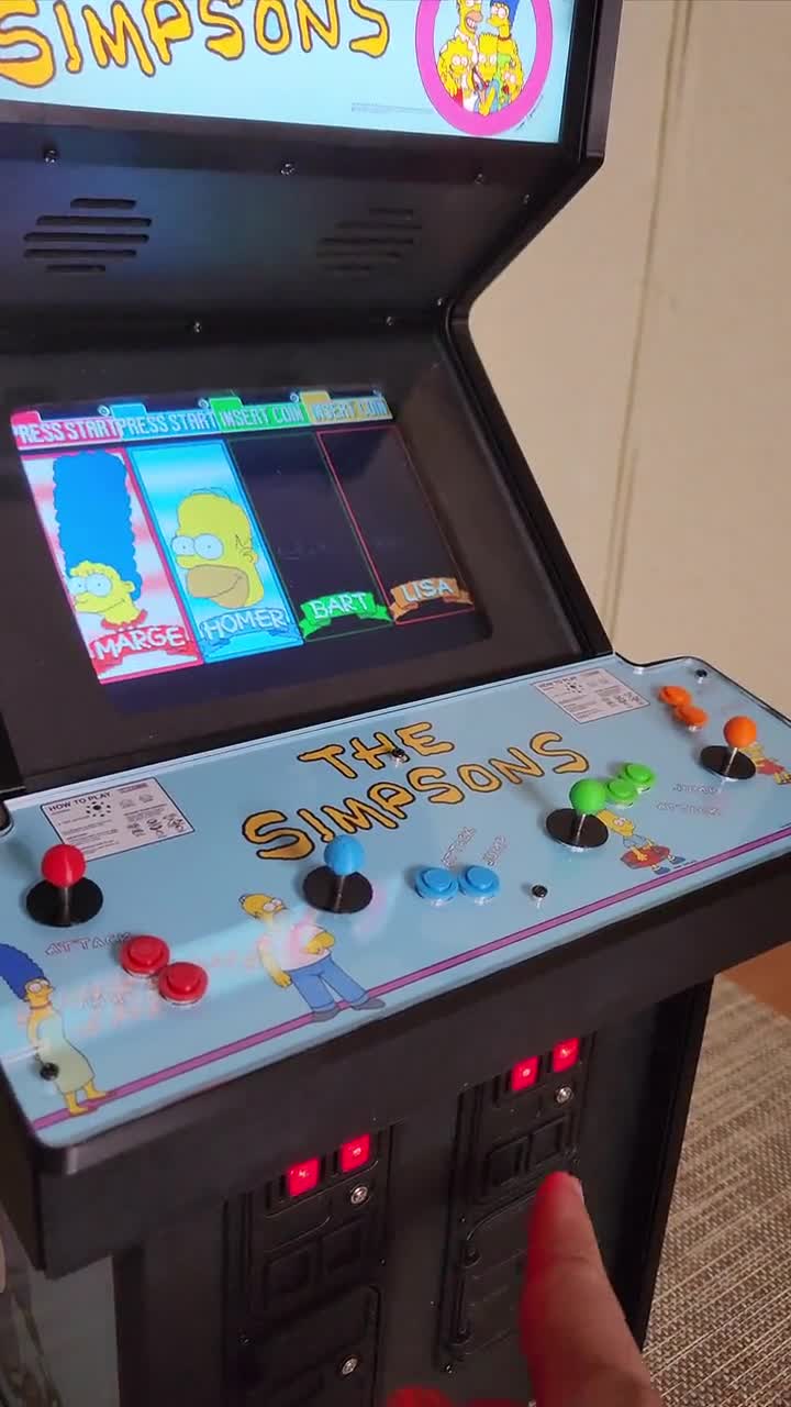 1/4スケールのザ・シンプソンズのアーケード筐体 - Etsy 日本