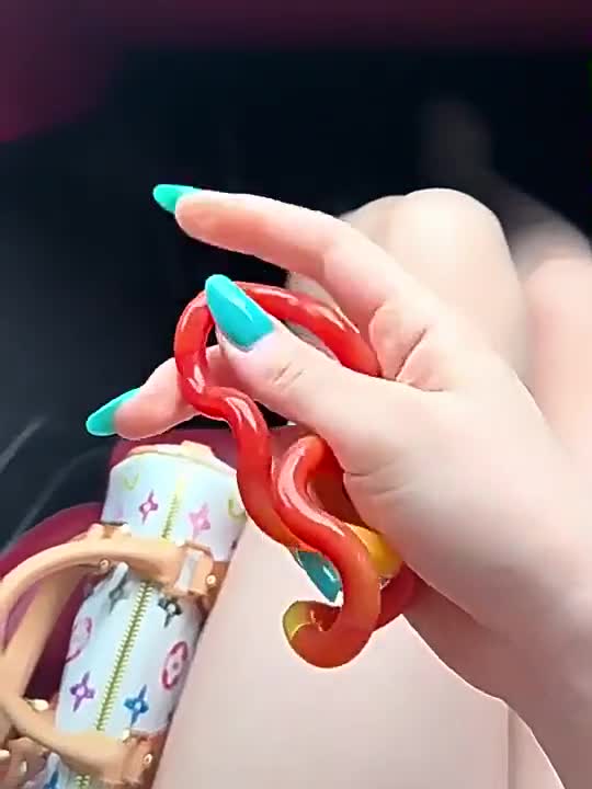 Kleurrijk metalen fidgetspeelgoed, sensorische focustool, stressverlichting, angstverlichting, vingertherapie en kalmerend fidgetspeelgoed video poster