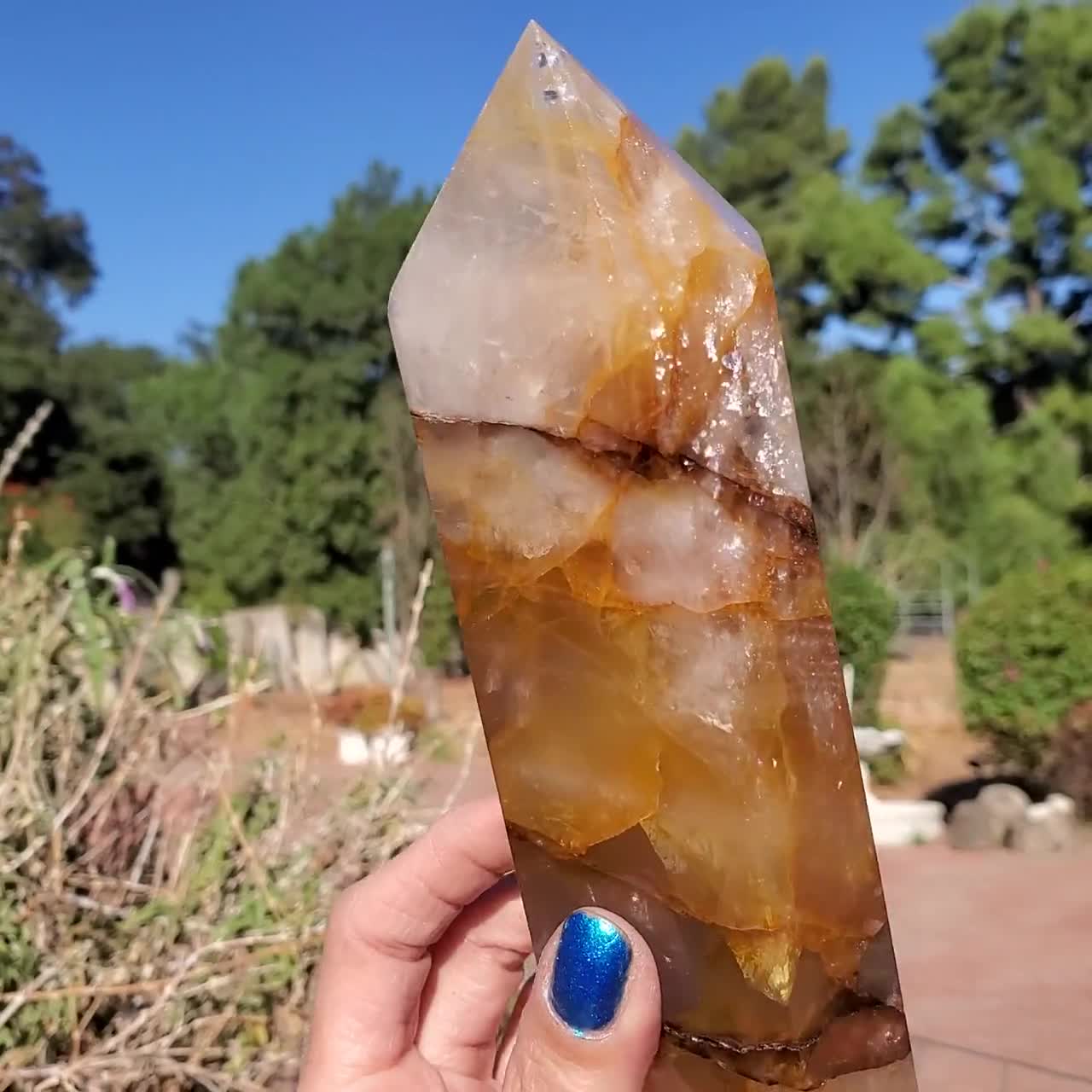 ライトゴールデンヒーラークォーツタワーポイントヒーリングクリスタル