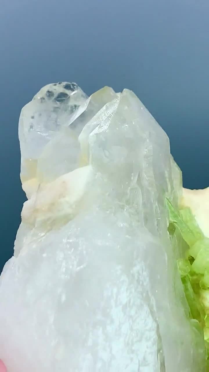 トルマリンと水晶、長石の標本 - 天然鉱物装飾 - Etsy 日本
