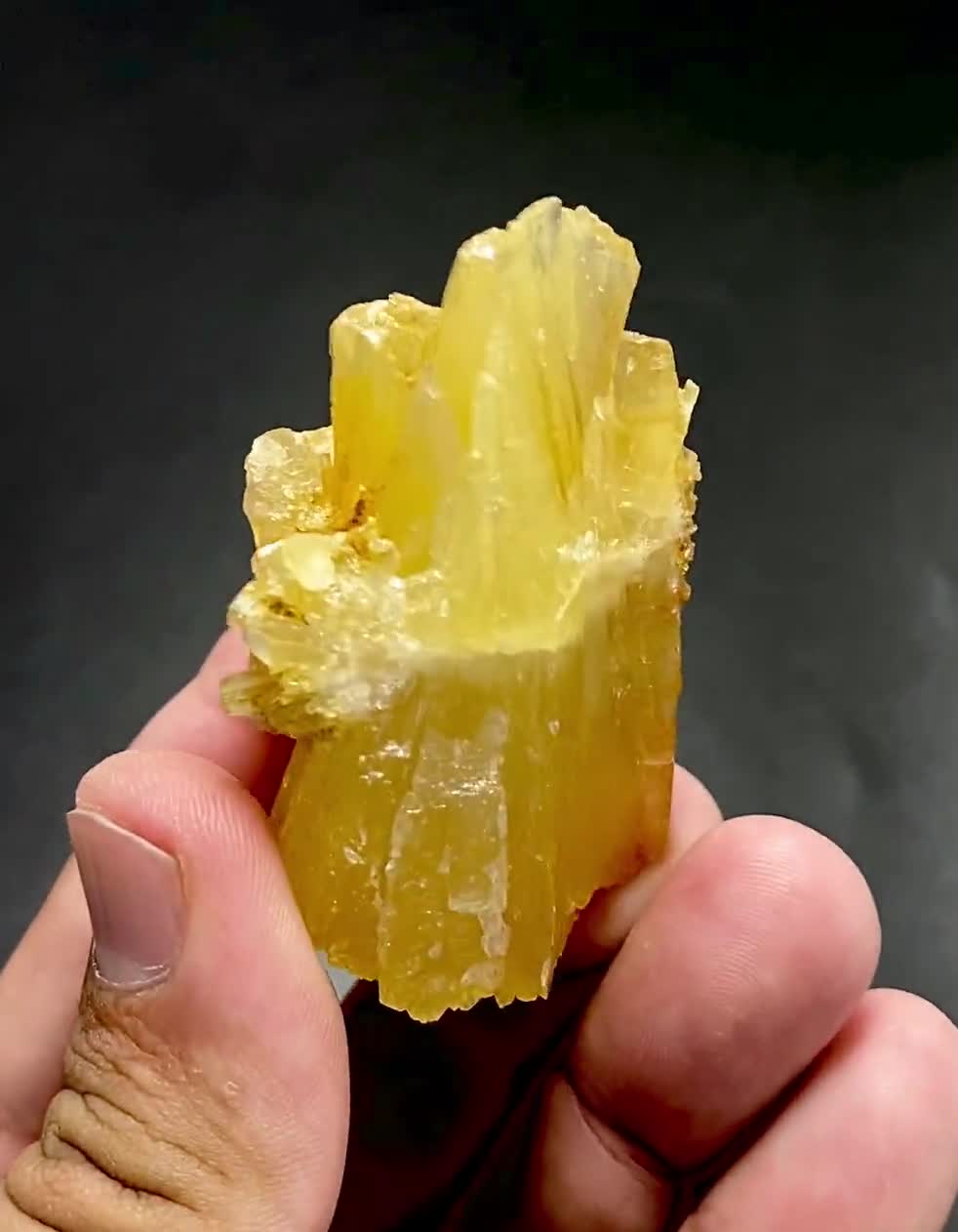 イエローアラゴナイト結晶標本 51g - アフガニスタン産天然原石鉱物