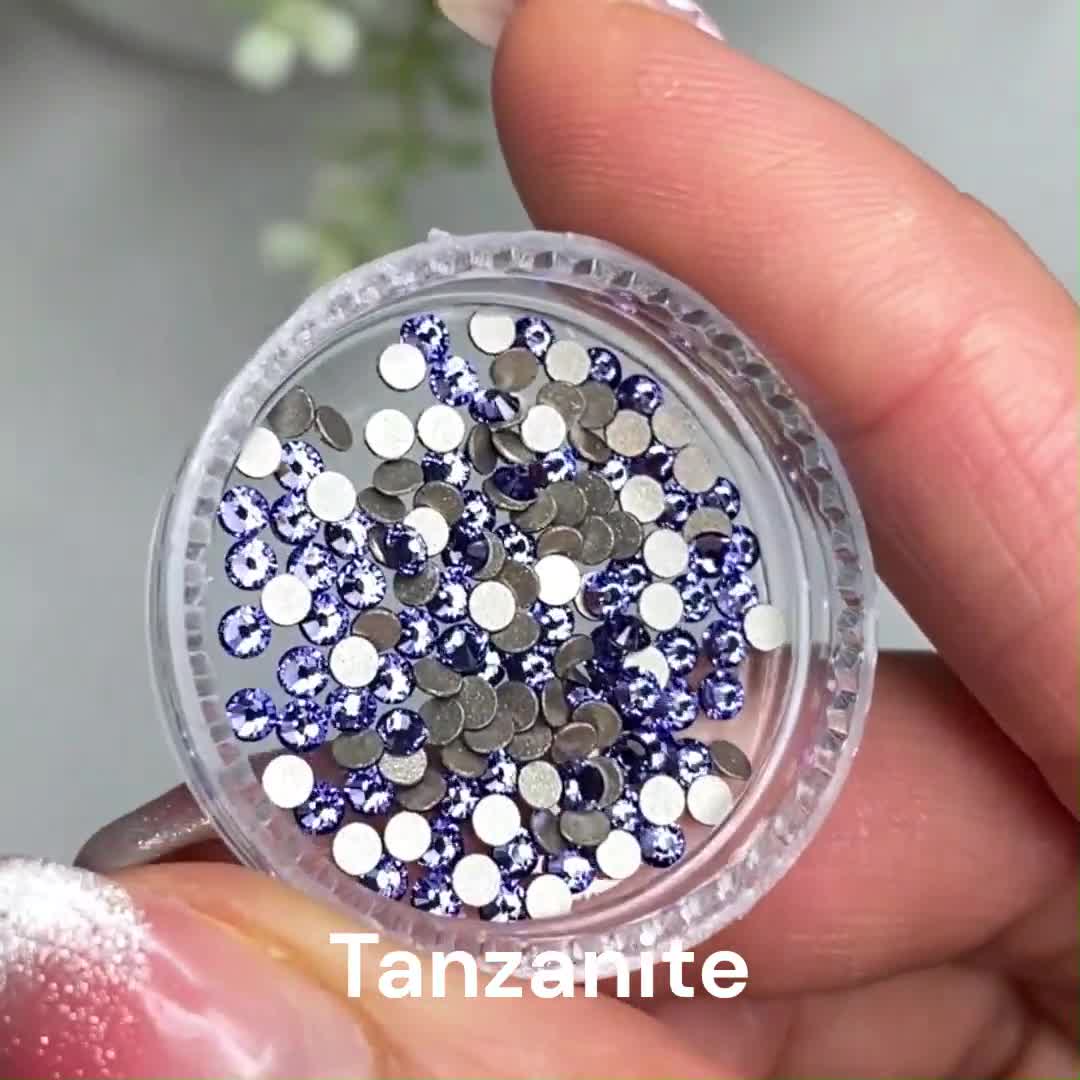 サトニャン。オラフ　SWAROVSKI Swarovski Sew On Crystals Peardrop Silver Night UNFOILED