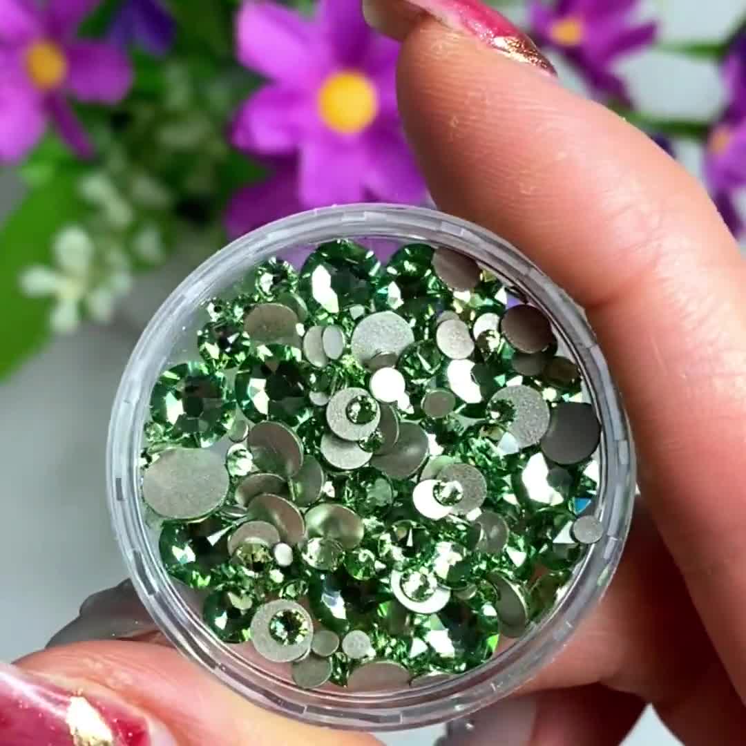 144 Pcs - Peridot (214) Swarovski 2058/2088 Crystal Flatbacks