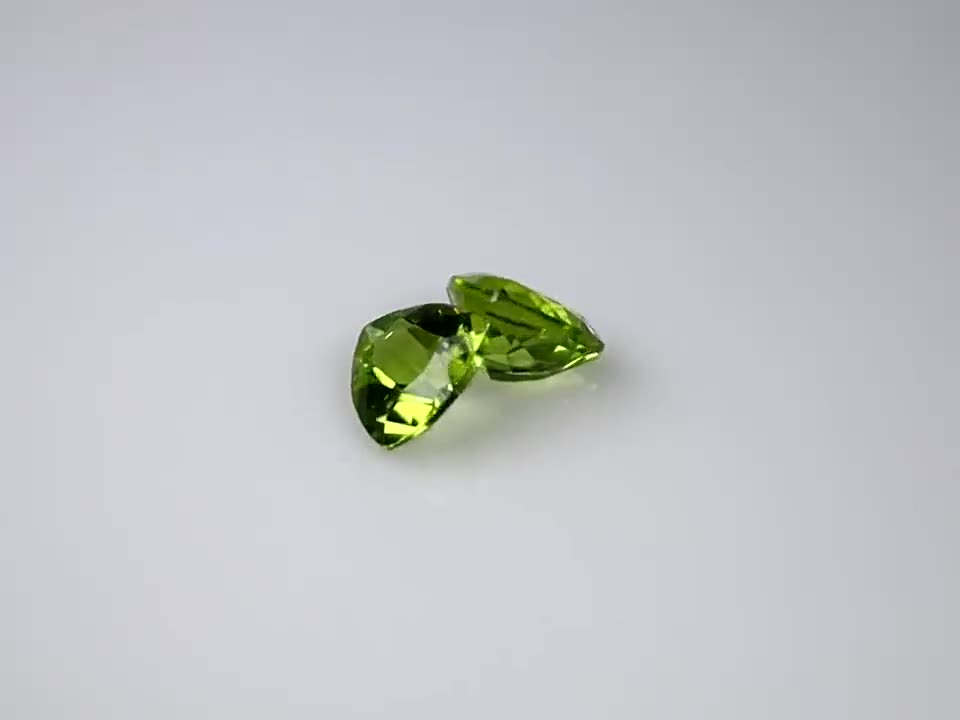 2.64 ct (2個) ペア 目を引くトライアングルカット (7 x 7 mm