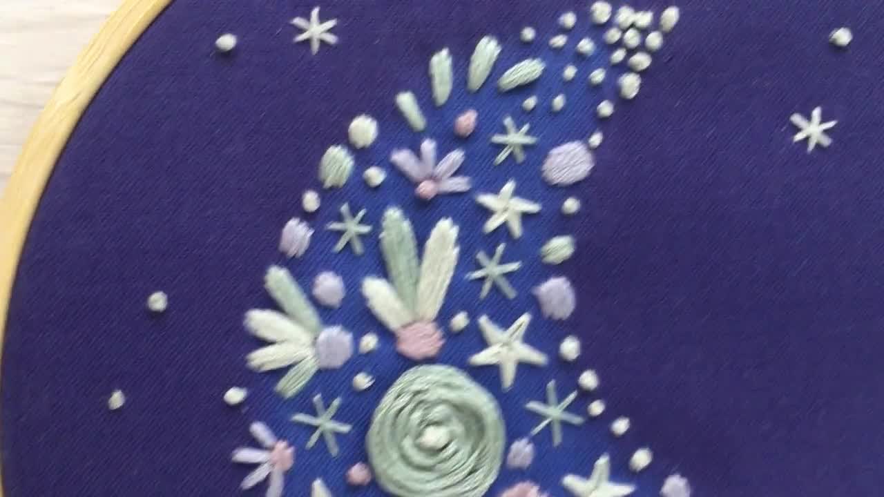 花柄三日月手刺繍サンプラー、DIYサンプラー、天体刺繍フープアート