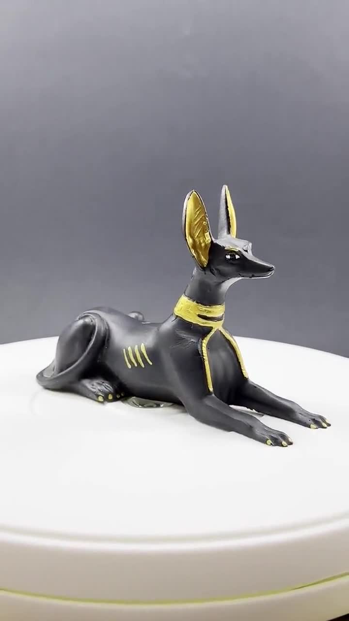 手作りのアヌビス像：エジプトの死者の神、黒と金の装飾 - Etsy 日本