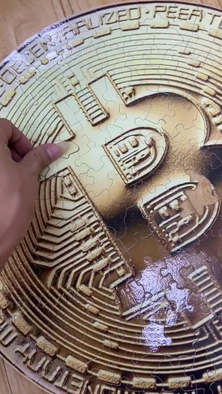 Wooden Golden Bitcoin Puzzle 192 Pieces - Circular 42cm x 42cm
