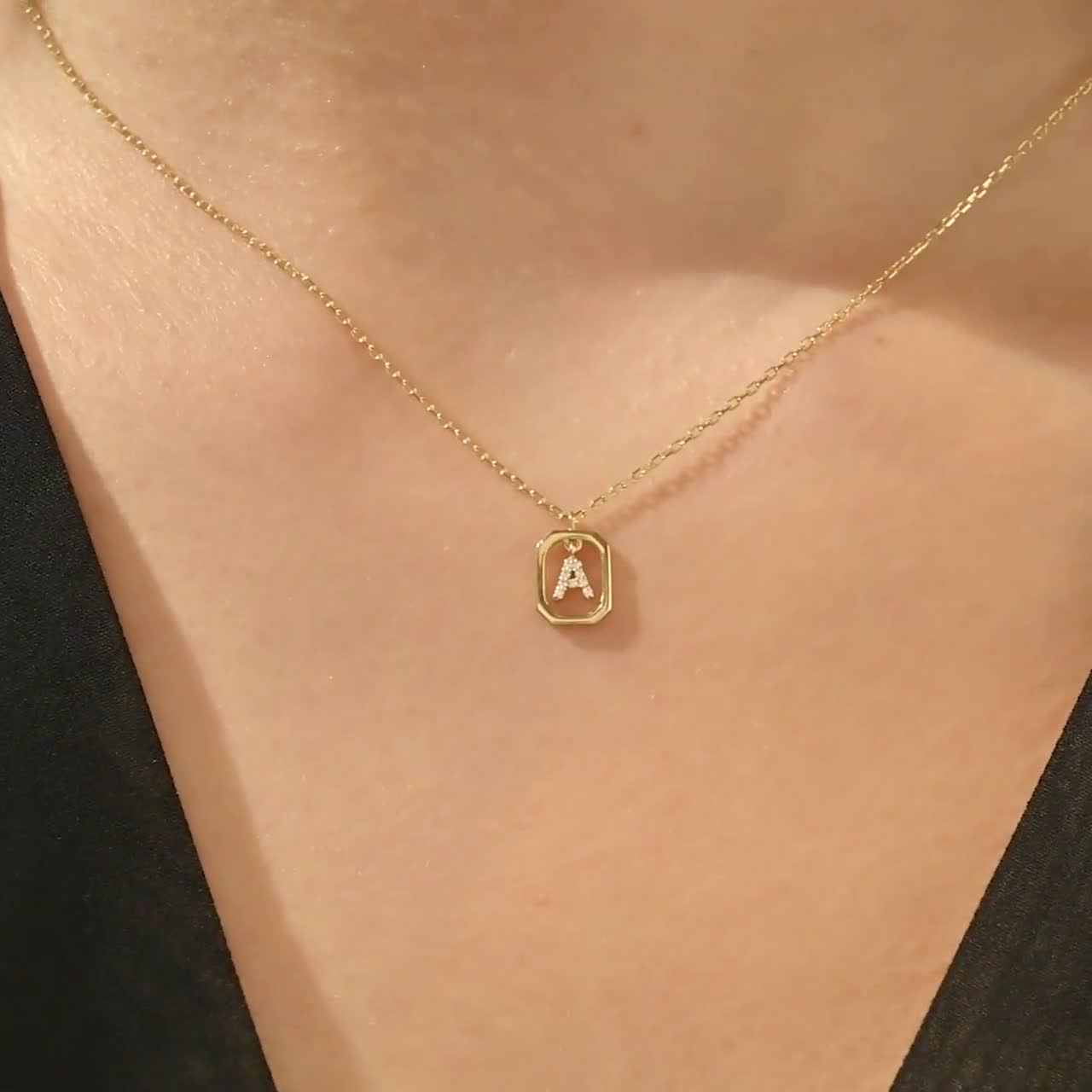 14K Solid Gold Initial Necklace – Personalized Letter Pendant with Moissanite video poster