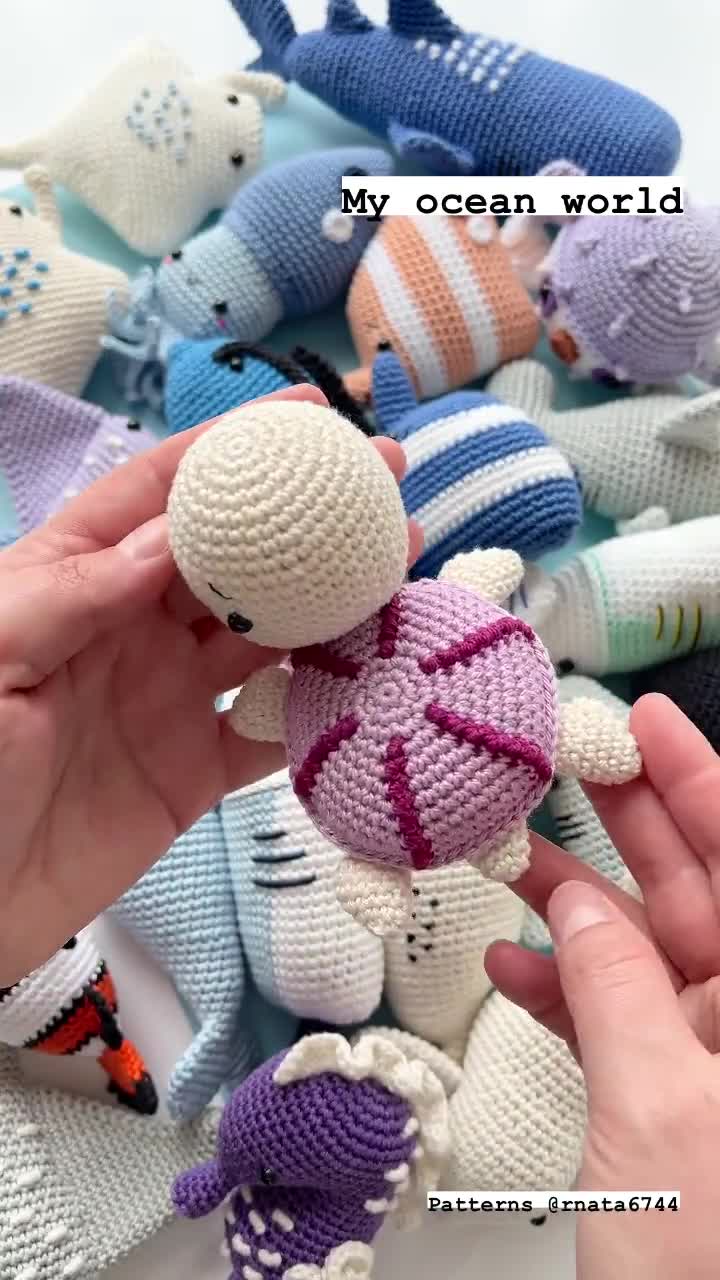 ハンドメイド　編みぐるみ　置物　インテリア　かぎ針編み　海の生き物 かぎ針編み海洋生物ジンベエザメかわいい編みぐるみ | iichi