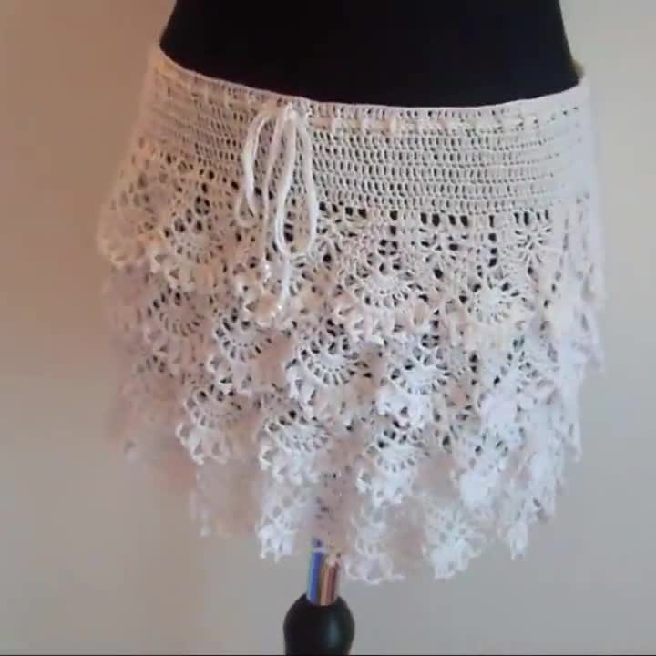 White ruffle skirt video 2025
