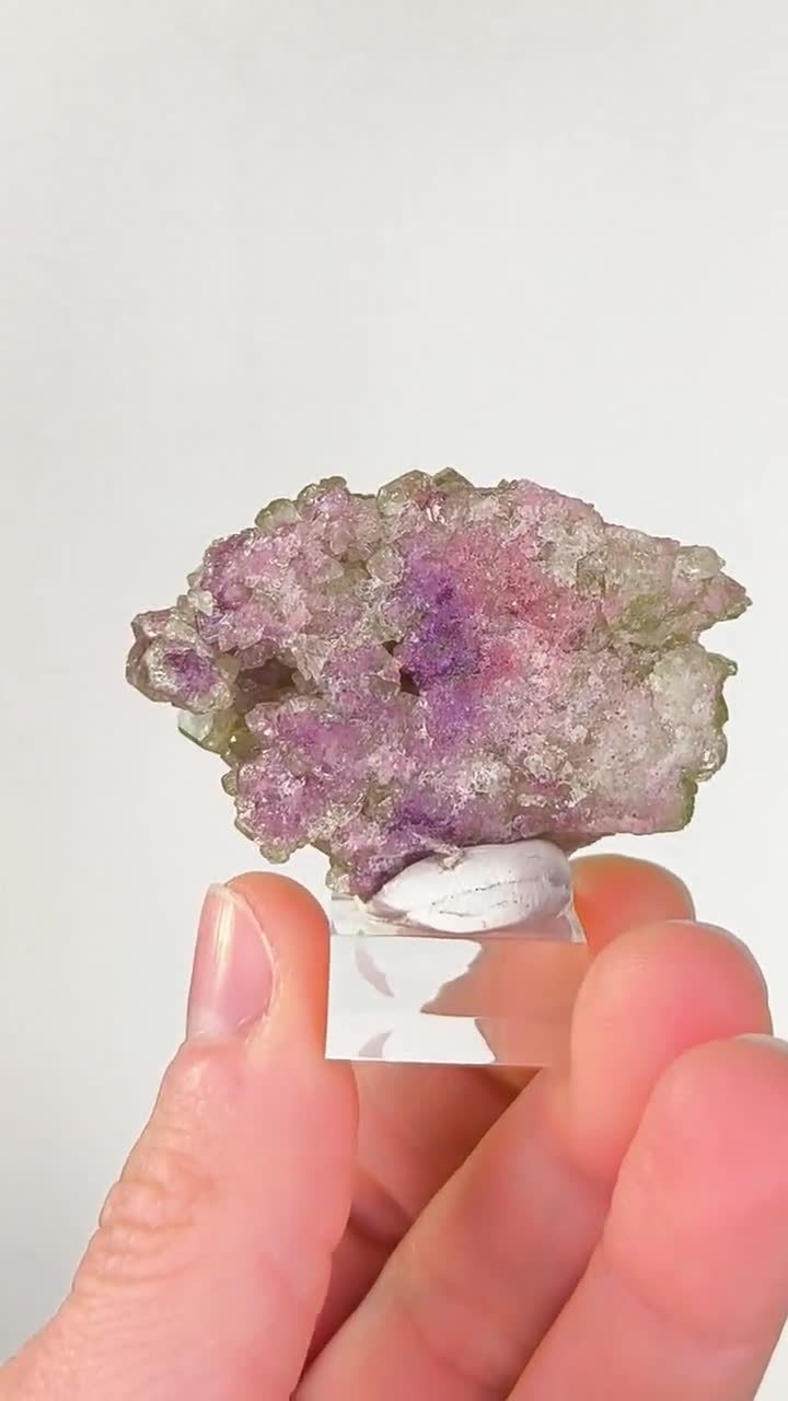 カナダのジェフリー鉱山産マンガンベスビアナイト 50グラム 収集価値の