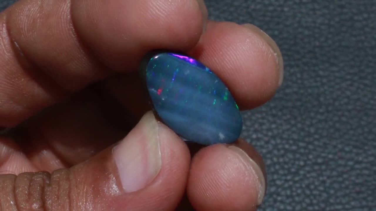 オーストラリア産オパール ダブレット カボション：マルチカラー研磨
