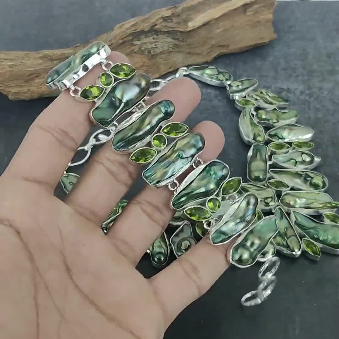 グリーンビワパールネックレスブレスレットセット：ハンドメイド