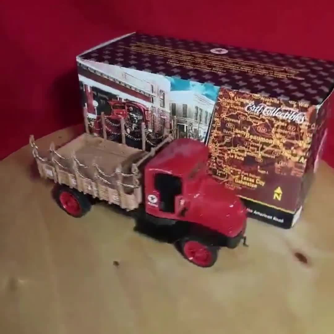 TEXACO 1918 Mack AC Bulldog Flatbed Truck Special Edition