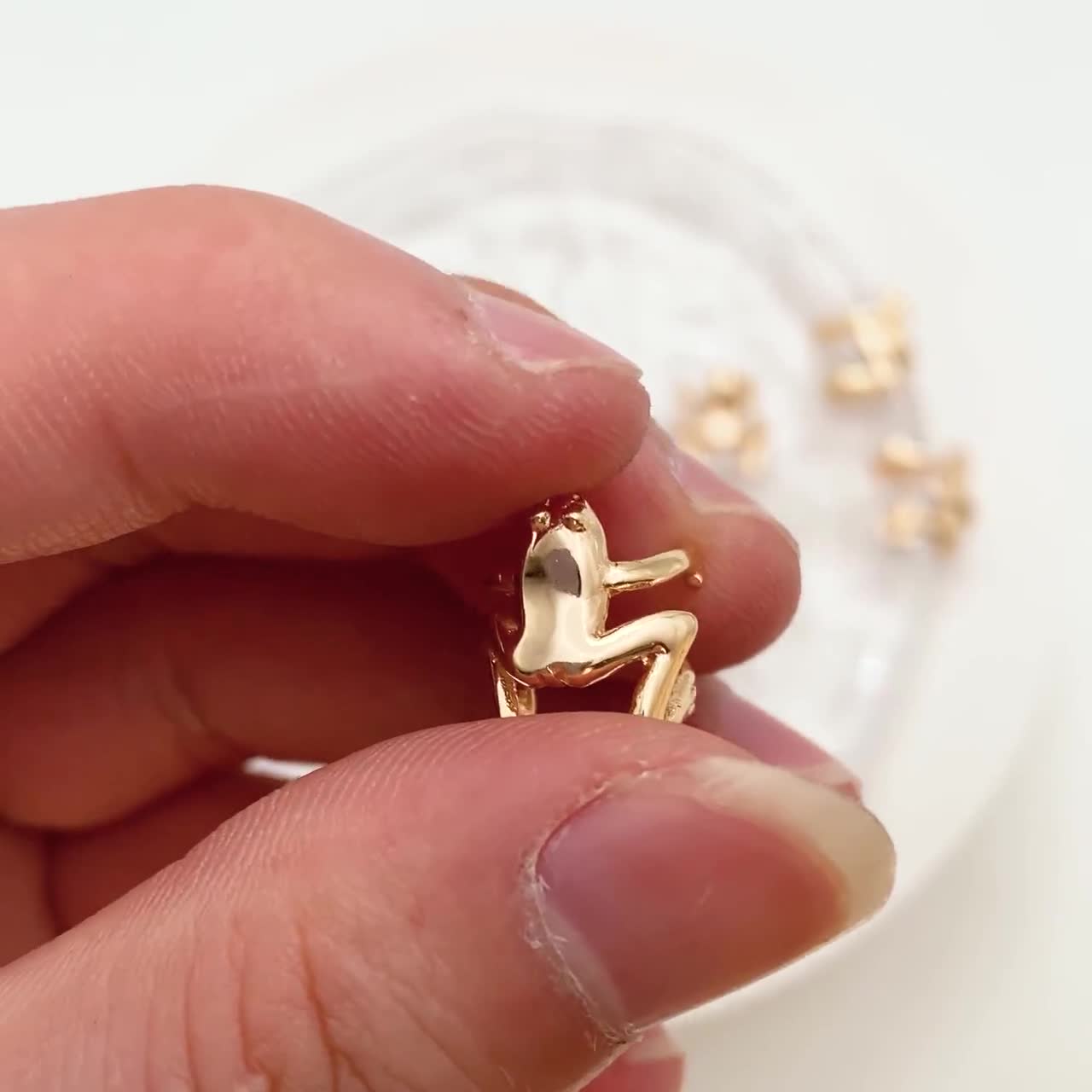 Orecchini a forma di rana per donne, regali di San Valentino per lei, orecchini a perno vintage a forma di rana, divertenti e carini orecchini a forma di animale 3D, gioielli, Metallo