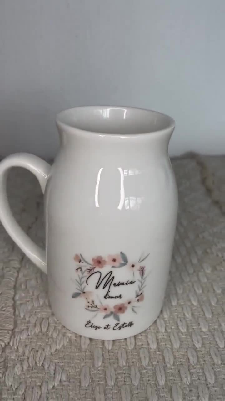 Personalized "Mamie d'amour" milk jug - 450 ml Grandma gift - Soft floral pattern - With grandchildren's first names video poster
