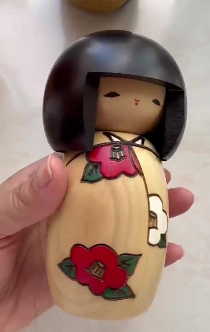 ヴィンテージ うさぶらこけし人形：梅の花の着物、オリジナルボックス