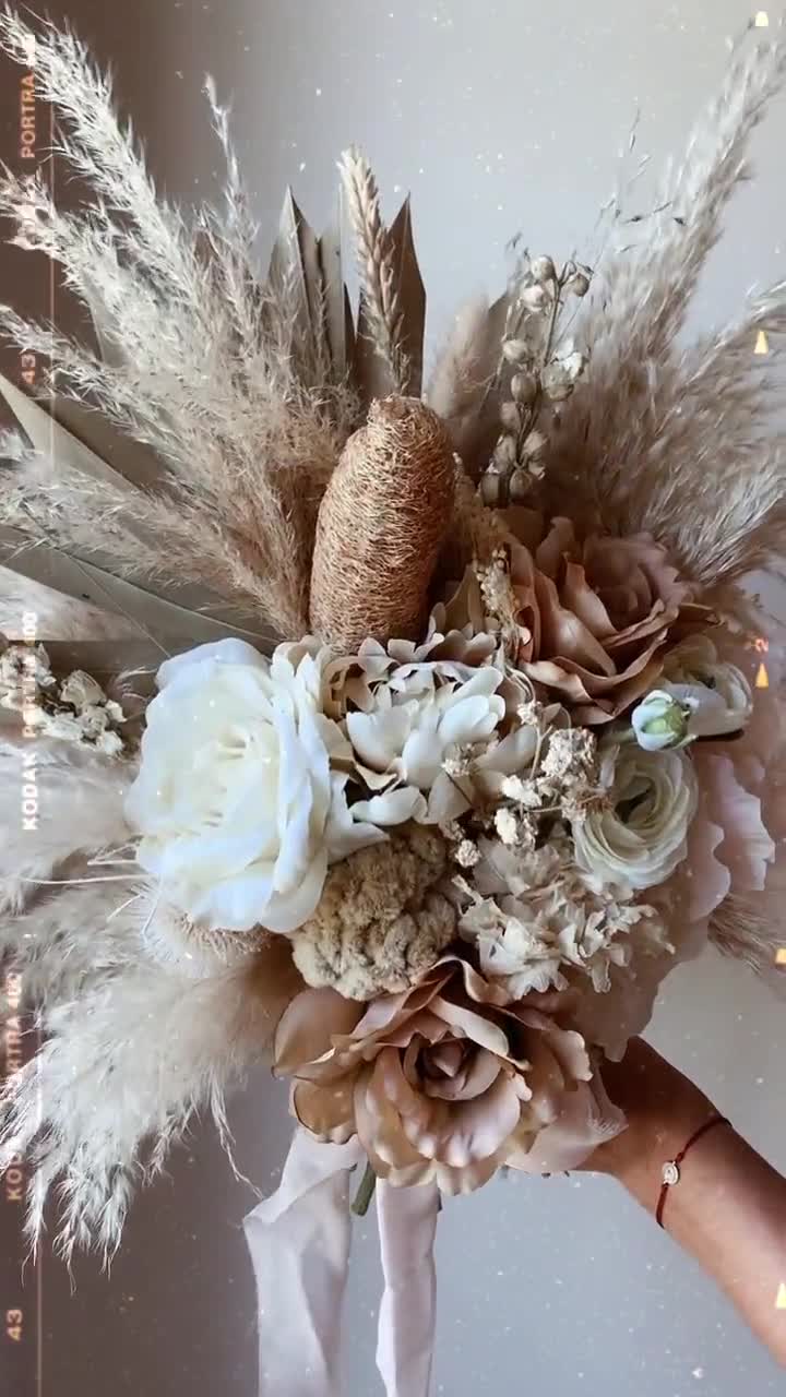 Neutral Earthy Tone Dried Flowers Bouquet / Wildflowers Bouquet / White  Muted Tone Flowers Arrangement 